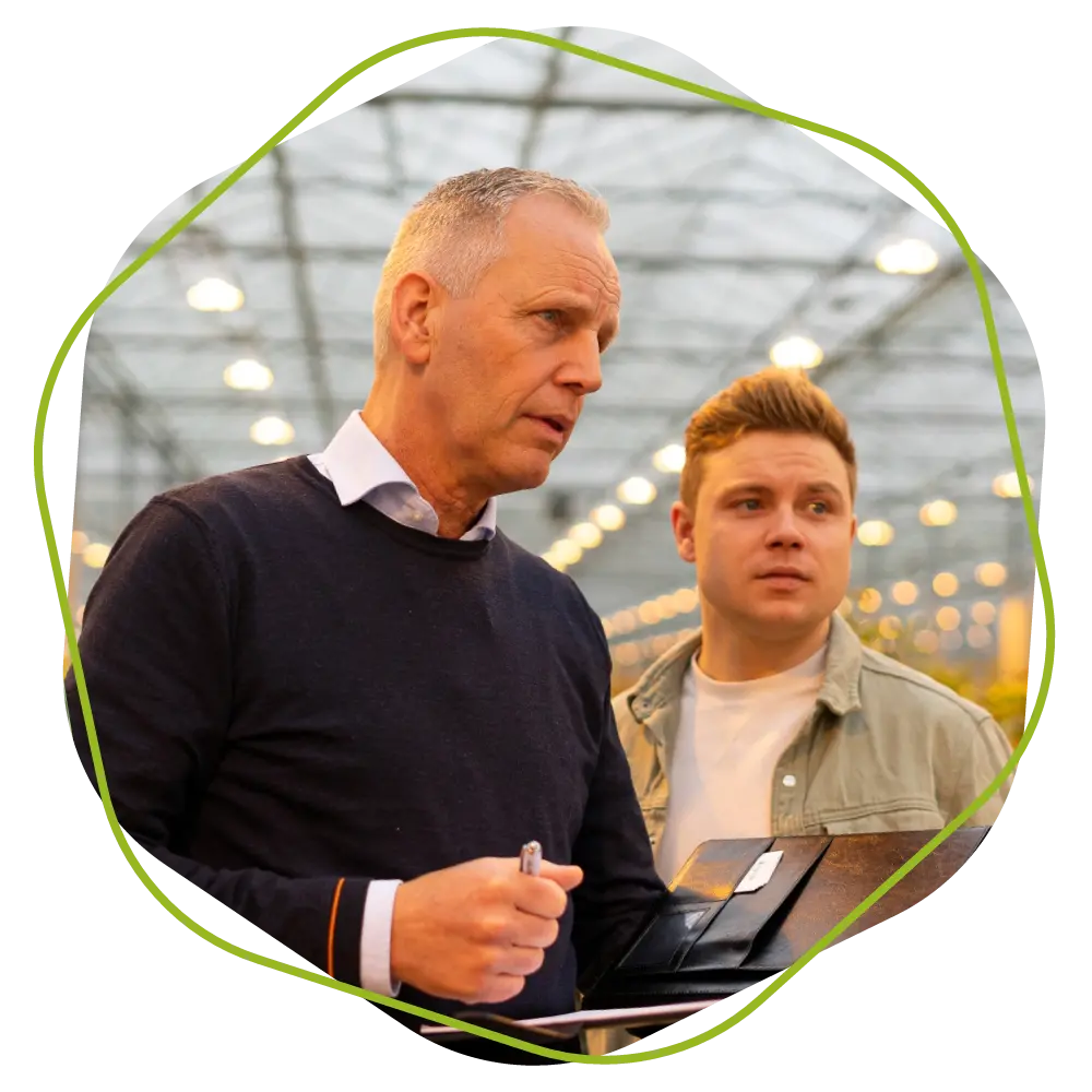 Agrarisch adviseur van Agriver bespreekt gewasrisico’s en verzekeringsoplossingen in kas